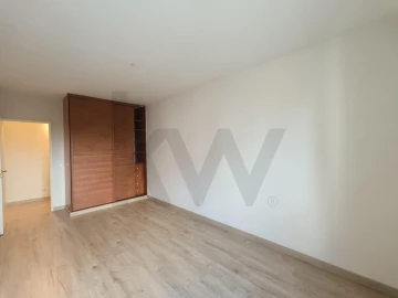 Apartamento T2 para Arrendamento em Santa Clara