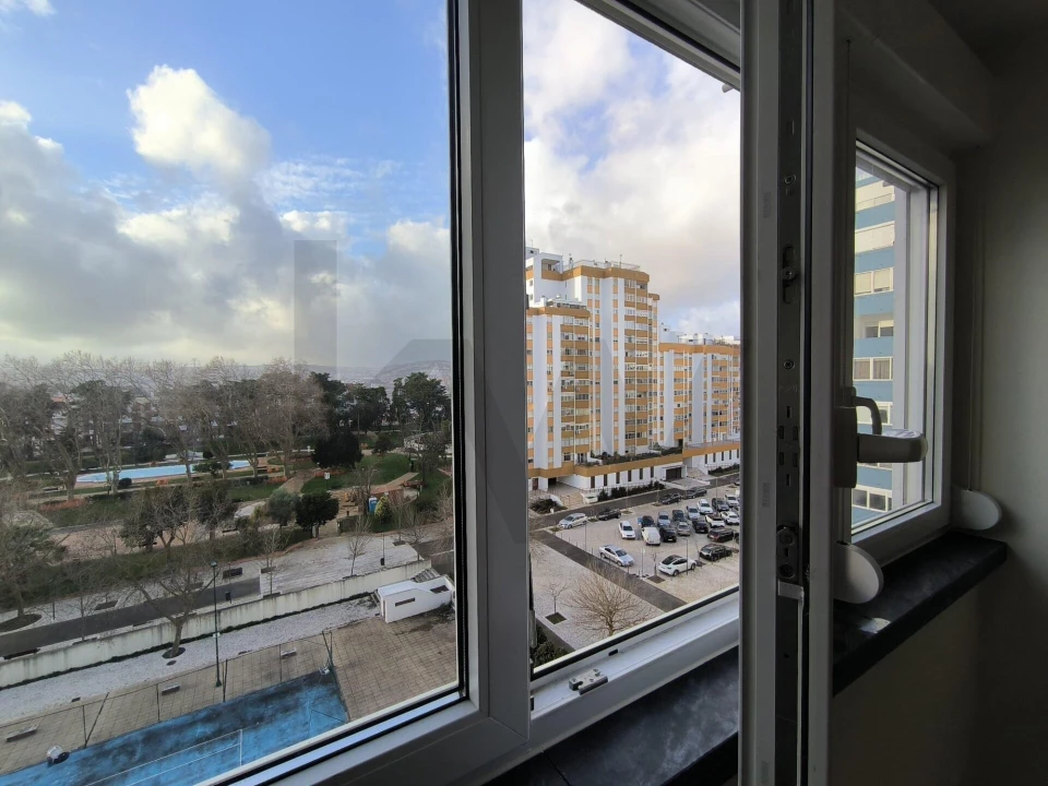 Apartamento T2 para Arrendamento em Santa Clara Foto 4