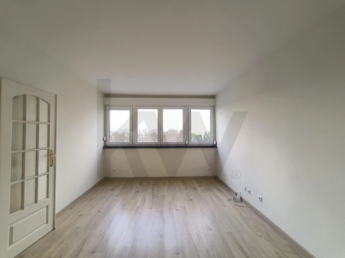 Apartamento T2 para Arrendamento em Santa Clara Foto 3