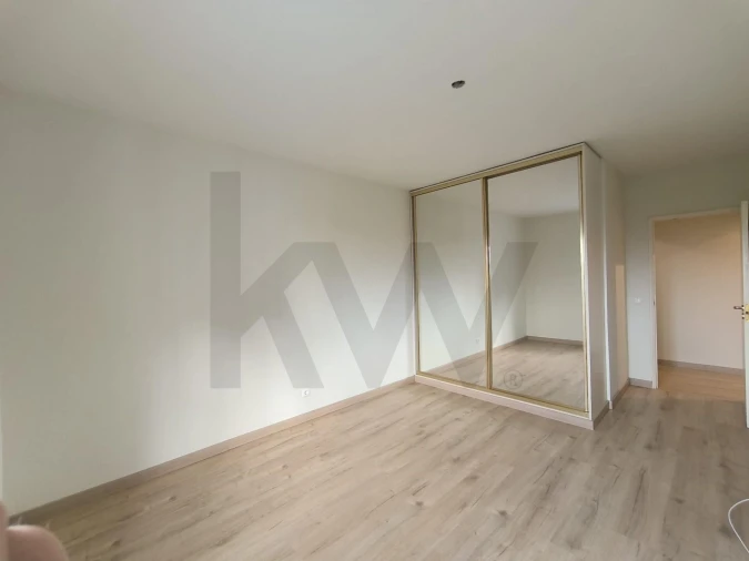 Apartamento T2 para Arrendamento em Santa Clara Foto 16