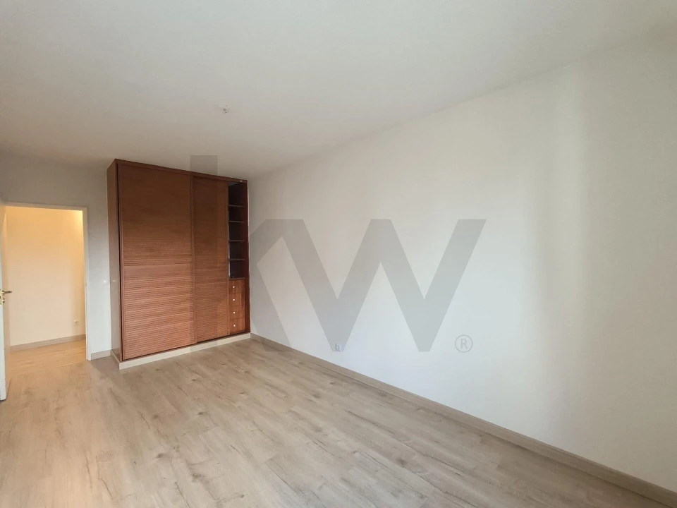 Apartamento T2 para Arrendamento em Santa Clara Foto 14