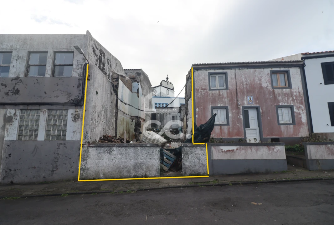 Moradia T1 para Venda em Rabo de Peixe Foto 9