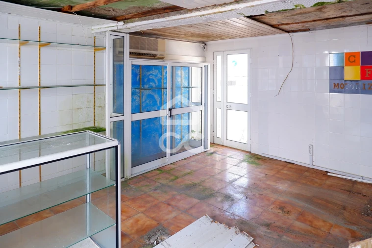 Moradia T1 para Venda em Rabo de Peixe Foto 5