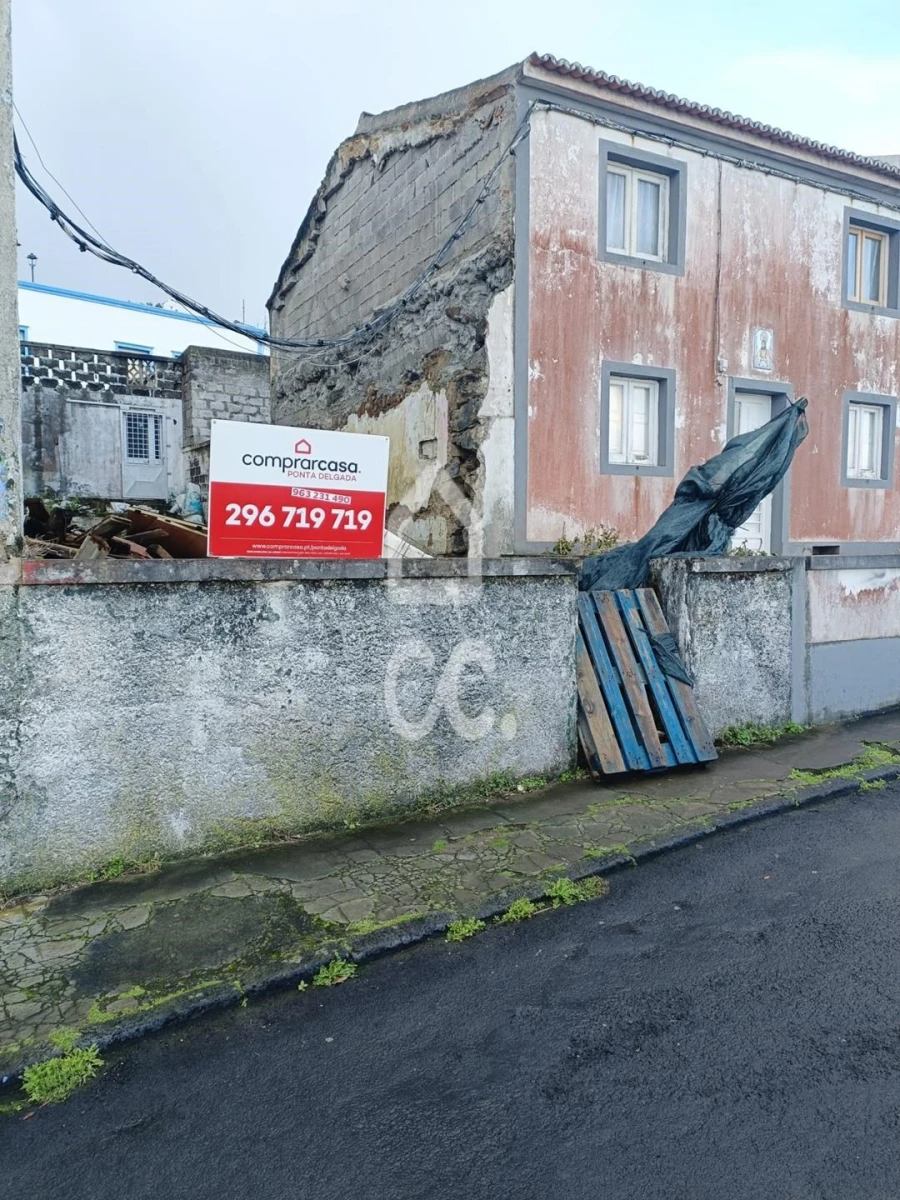 Moradia T1 para Venda em Rabo de Peixe Foto 2