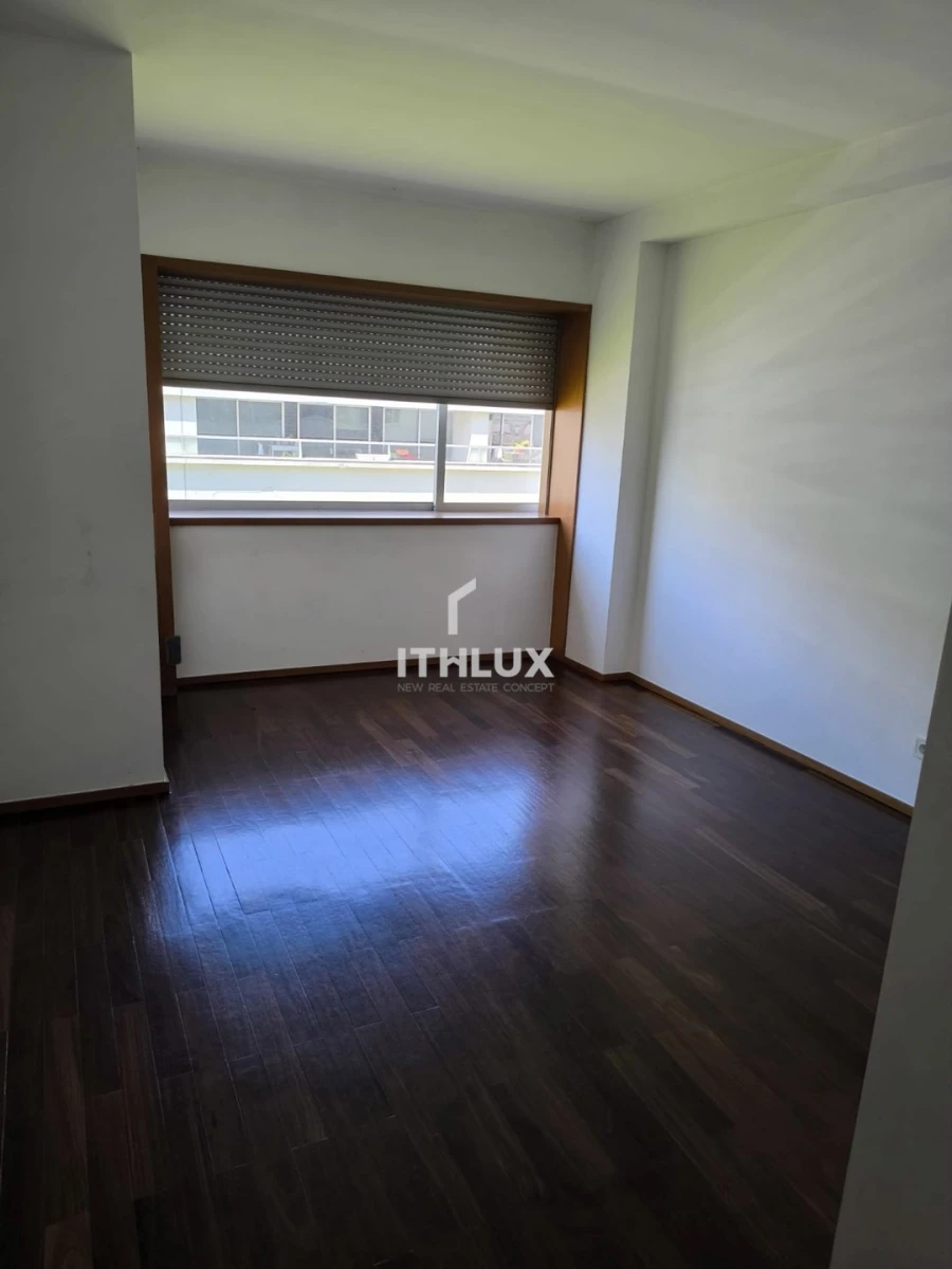 Apartamento T2 para Venda em Creixomil Foto 6