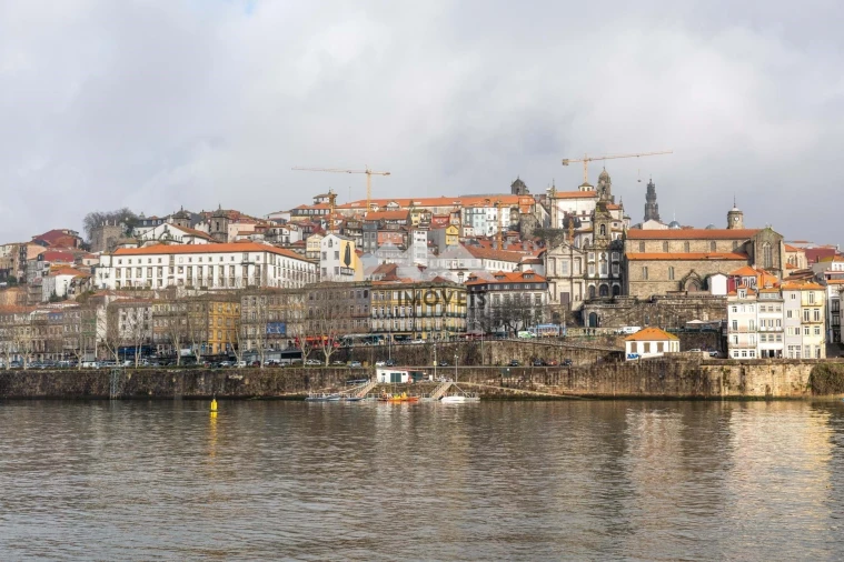 Apartamento T4 para Venda em Santa Marinha Foto 47