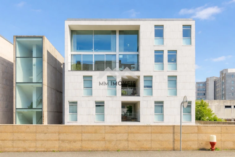 Apartamento T4 para Venda em Santa Marinha Foto 4