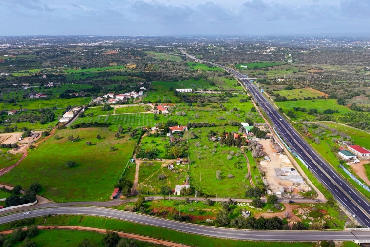 Moradia T5 para Venda em Guia Foto 9