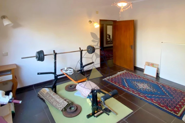 Moradia T5 para Venda em Guia Foto 15