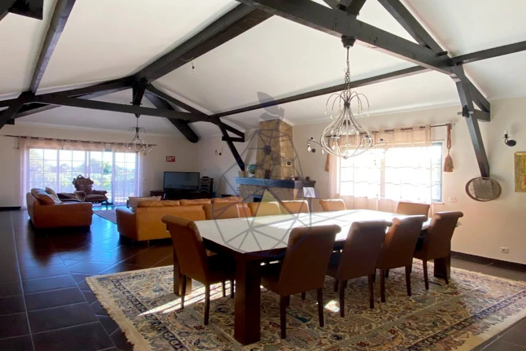 Moradia T5 para Venda em Guia Foto 8