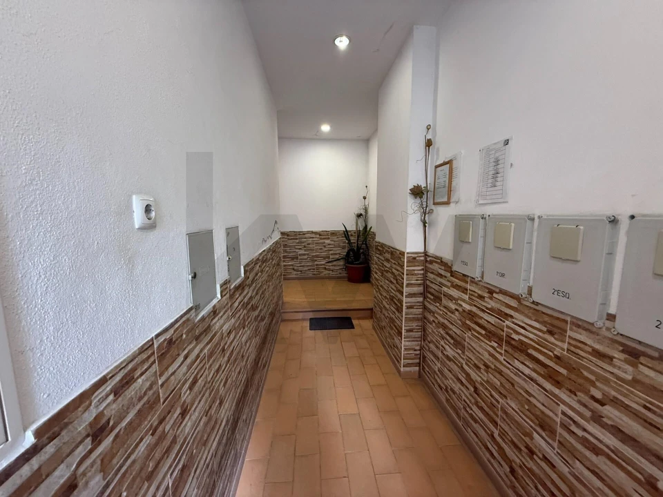 Apartamento T1 para Venda em Portimão Foto 2