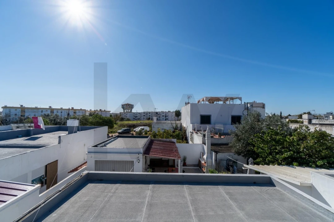 Moradia T2 para Venda em Quelfes Foto 85