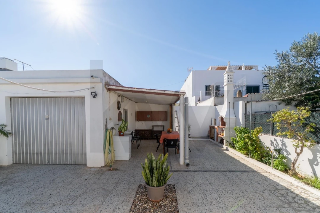 Moradia T2 para Venda em Quelfes Foto 79