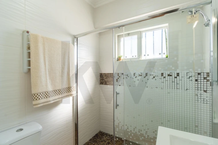 Moradia T2 para Venda em Quelfes Foto 67