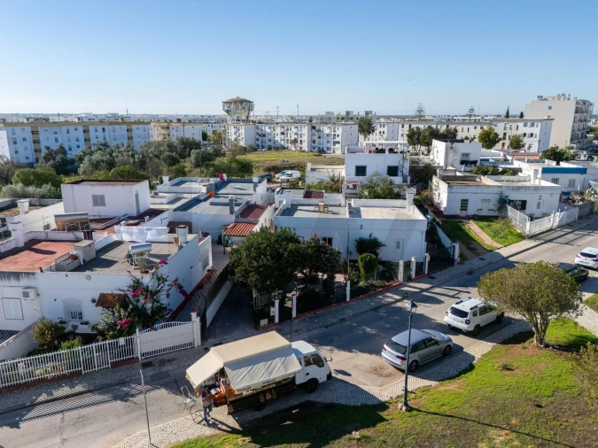 Moradia T2 para Venda em Quelfes Foto 5