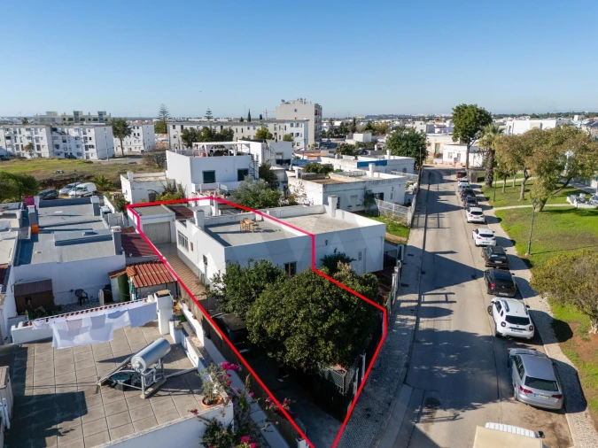 Moradia T2 para Venda em Quelfes Foto 4