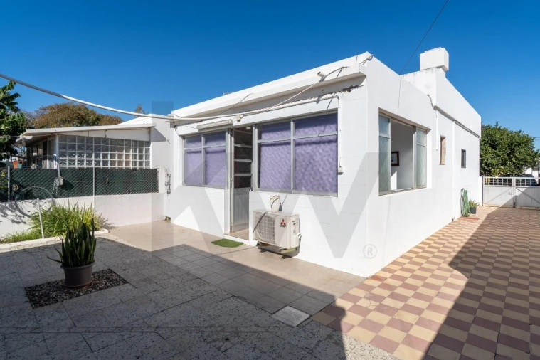 Moradia T2 para Venda em Quelfes Foto 82