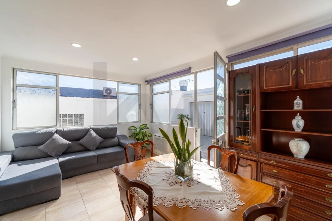 Moradia T2 para Venda em Quelfes Foto 26