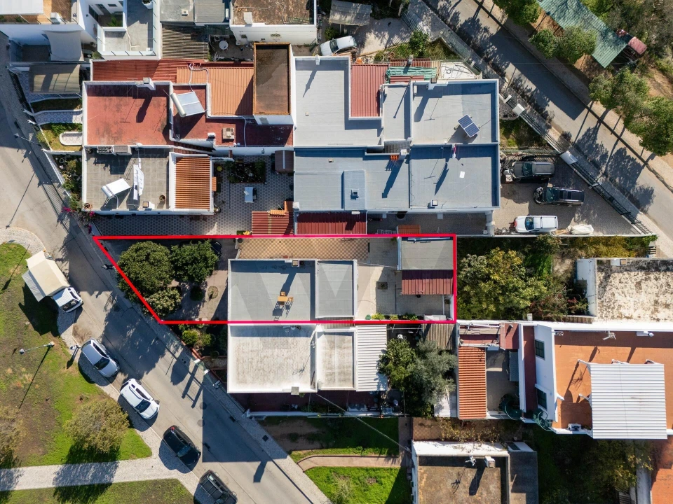 Moradia T2 para Venda em Quelfes Foto 2