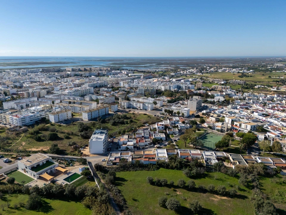 Moradia T2 para Venda em Quelfes Foto 45