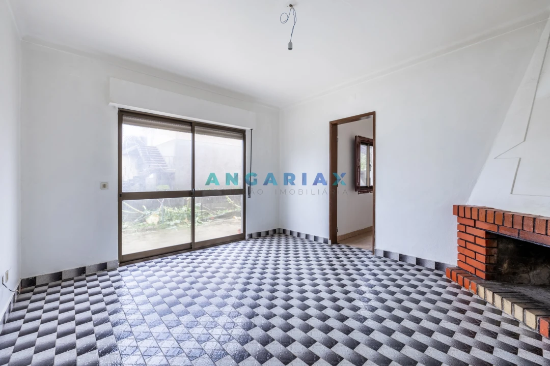 Moradia T2 para Venda em Batalha Foto 1