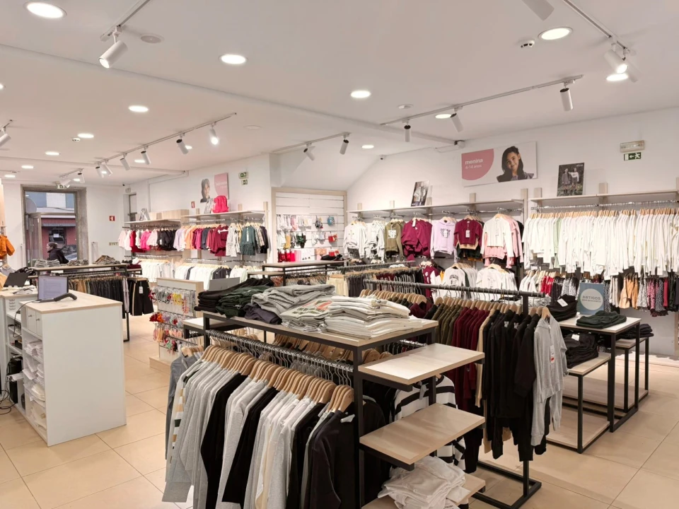 Loja para Trespasse em Mafamude e Vilar do Paraíso Foto 3