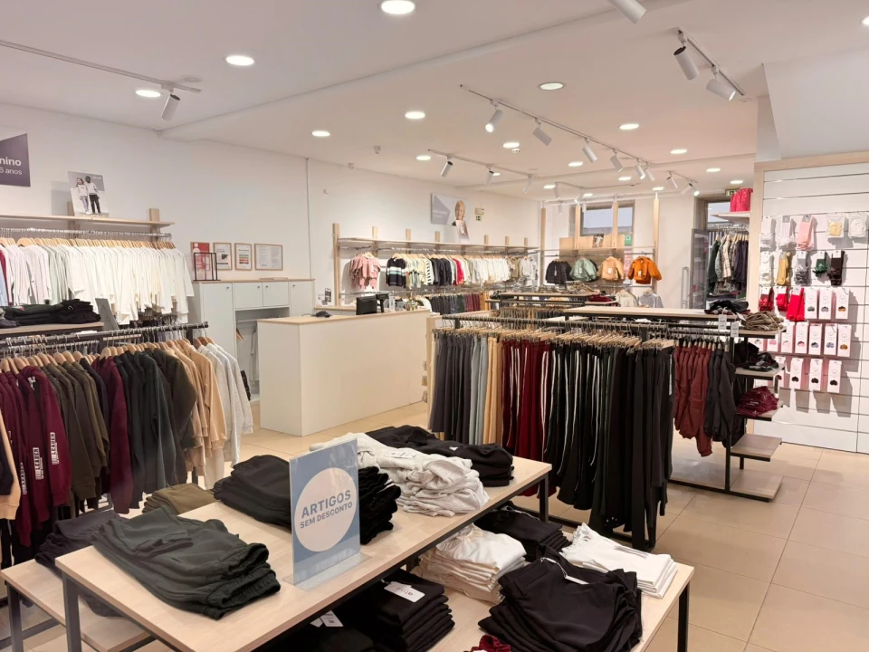 Loja para Trespasse em Mafamude e Vilar do Paraíso Foto 6