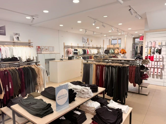 Loja para Trespasse em Mafamude e Vilar do Paraíso Foto 6