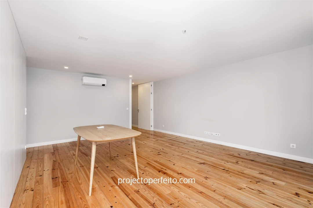 Apartamento T2 para Arrendamento em Espinho Foto 4