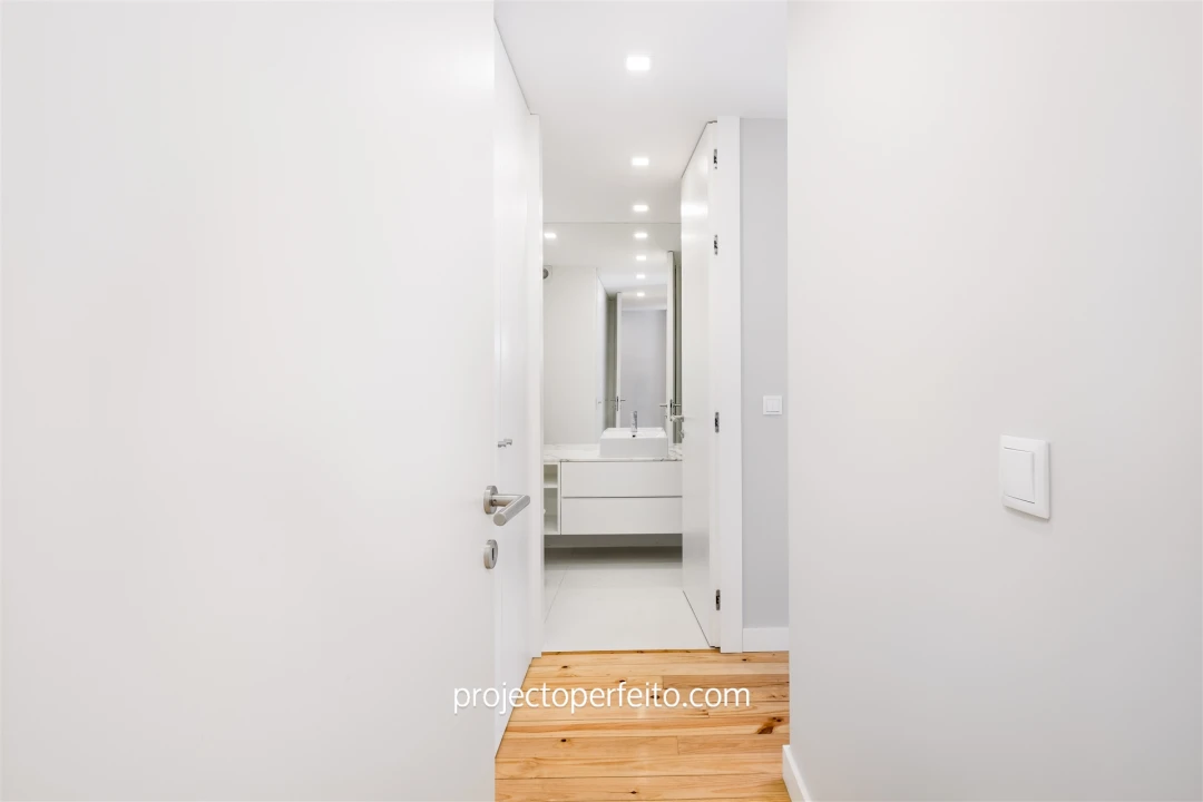 Apartamento T2 para Arrendamento em Espinho Foto 8