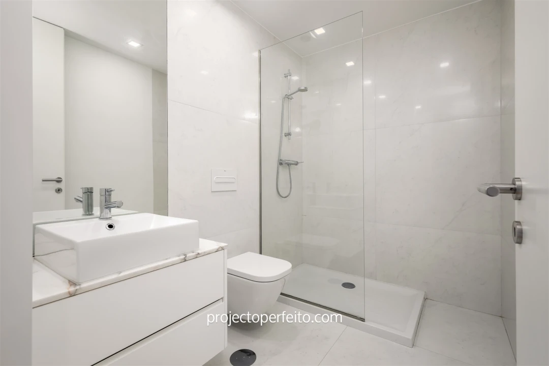 Apartamento T2 para Arrendamento em Espinho Foto 11