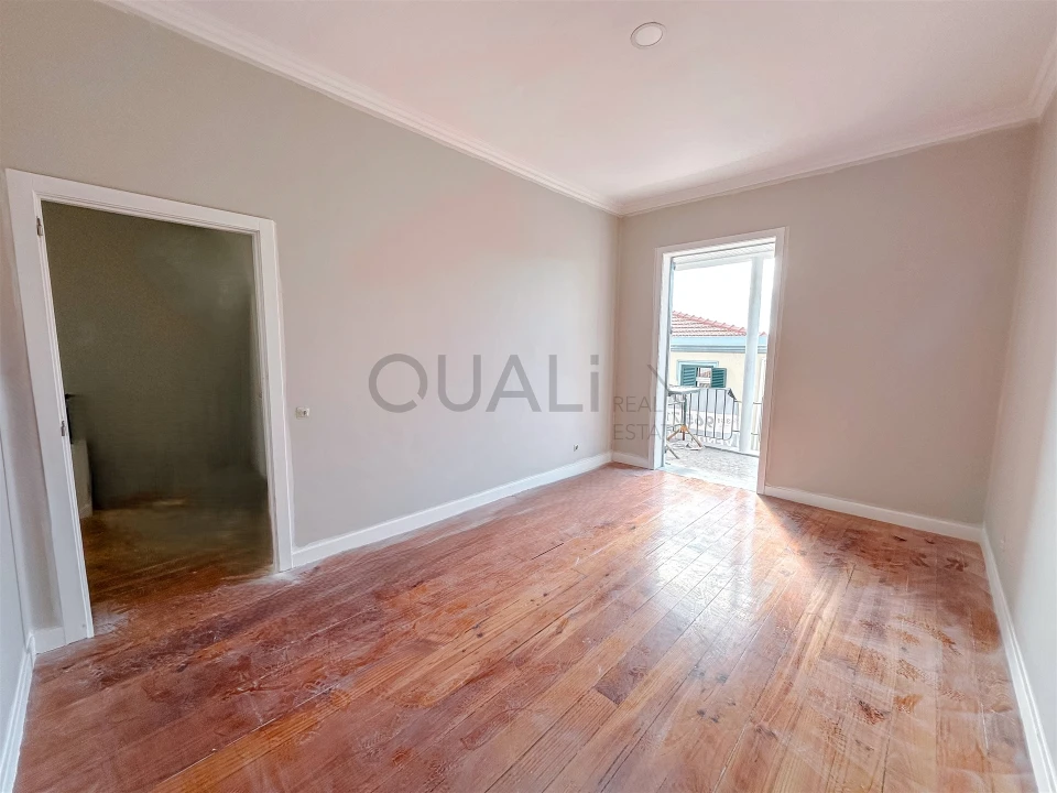 Moradia T4 para Venda em Funchal (Santa Luzia) Foto 16