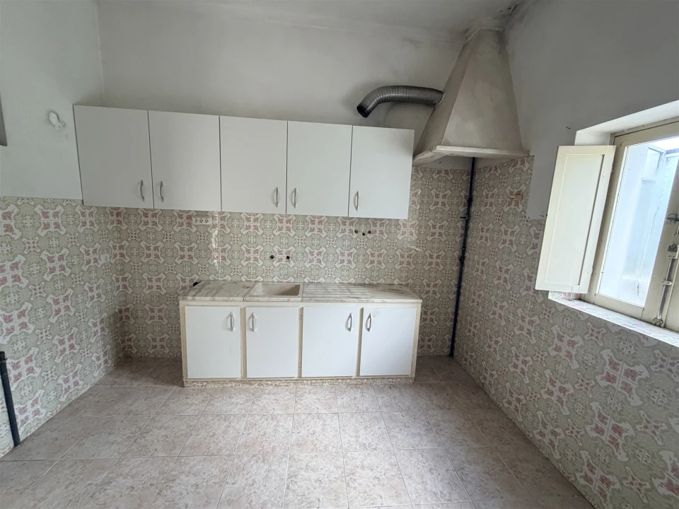 Moradia T1 para Venda em Quelfes Foto 9