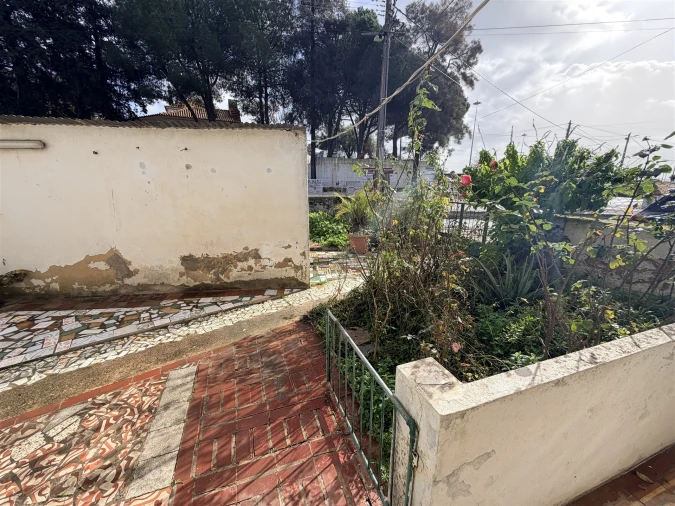 Moradia T1 para Venda em Quelfes Foto 13