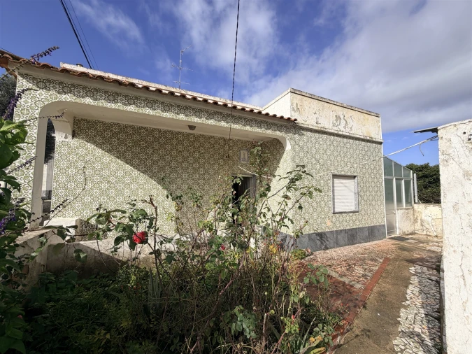 Moradia T1 para Venda em Quelfes