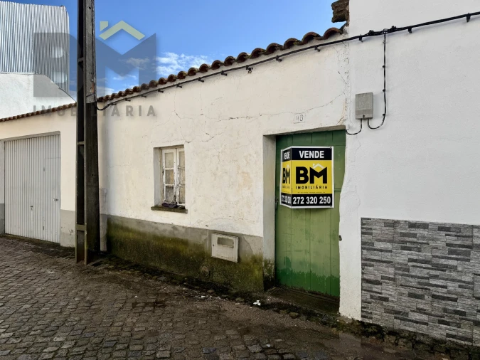 Moradia T1 para Venda em Malpica do Tejo Foto 1