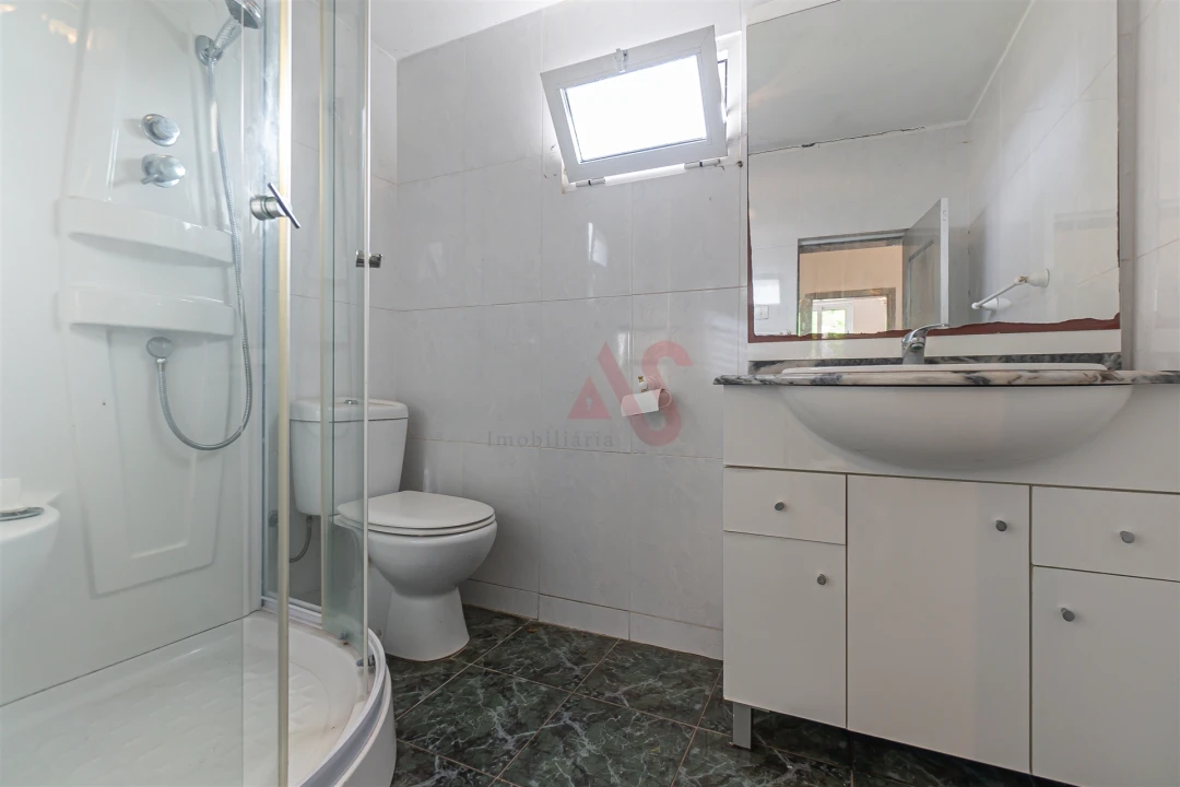 Moradia T2 para Venda em Tabuadelo e São Faustino Foto 12