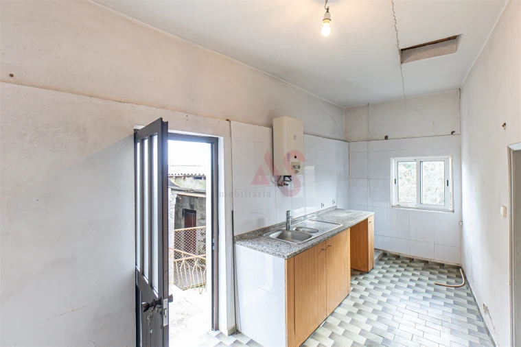 Moradia T2 para Venda em Tabuadelo e São Faustino Foto 6