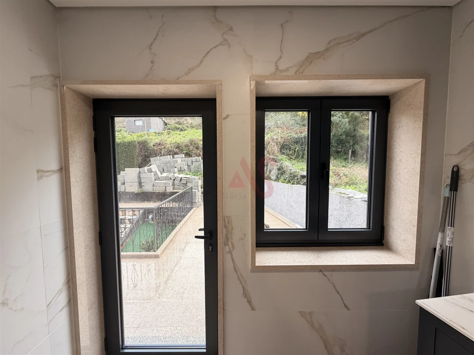 Moradia T2 para Venda em Candoso (São Martinho) Foto 7