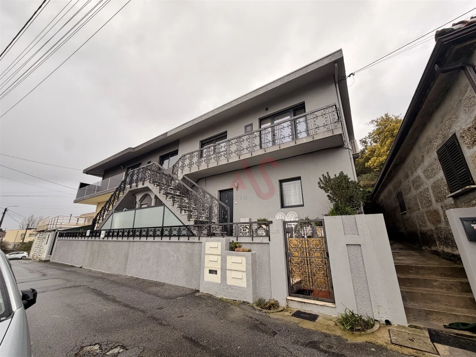 Moradia T2 para Venda em Candoso (São Martinho) Foto 1