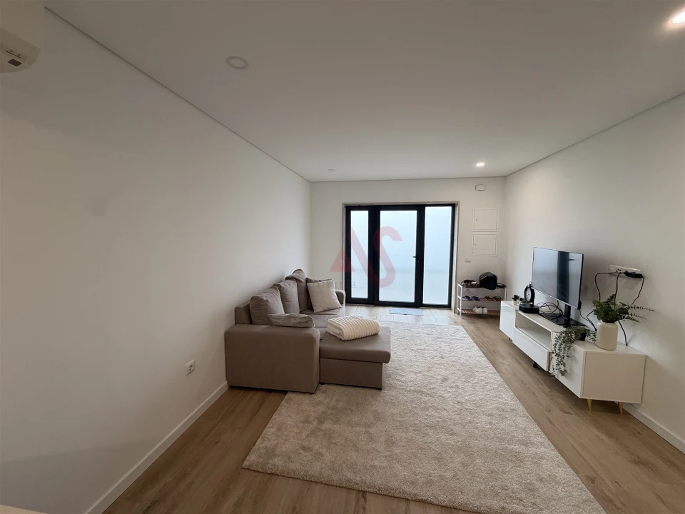 Moradia T2 para Venda em Candoso (São Martinho) Foto 11