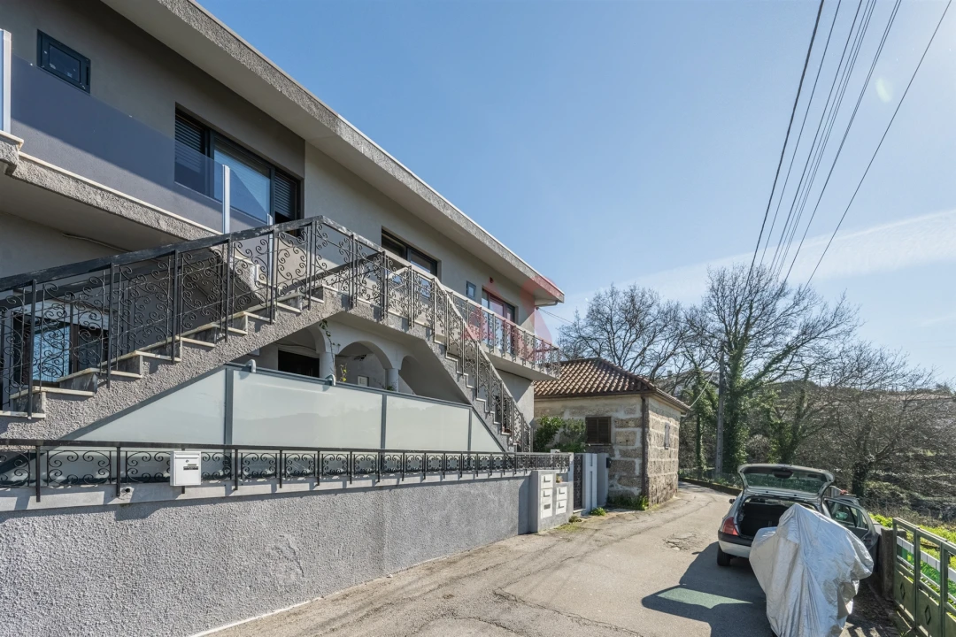 Moradia T2 para Venda em Candoso (São Martinho) Foto 2