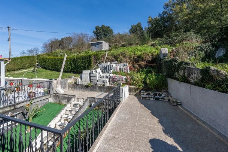 Moradia T2 para Venda em Candoso (São Martinho) Foto 8