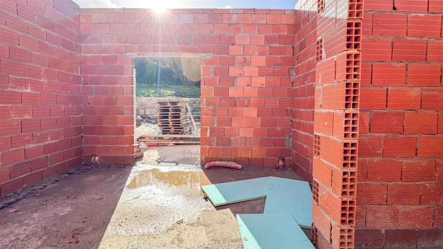 Moradia T3 para Venda em Salir de Matos Foto 7