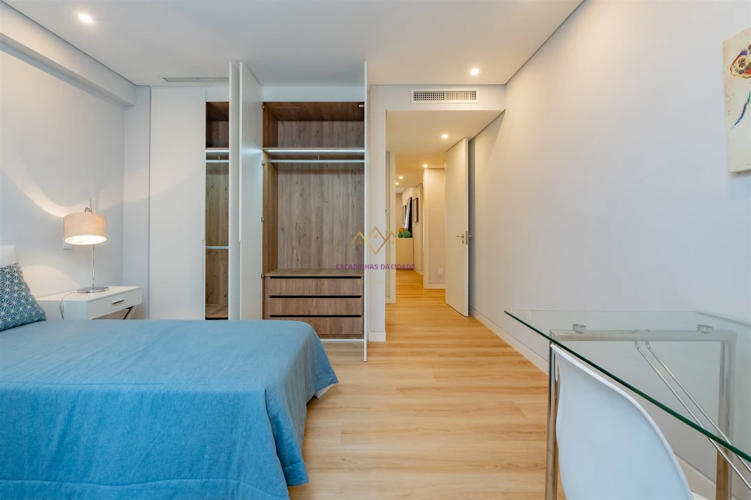 Apartamento T4 para Venda em Carcavelos e Parede Foto 39