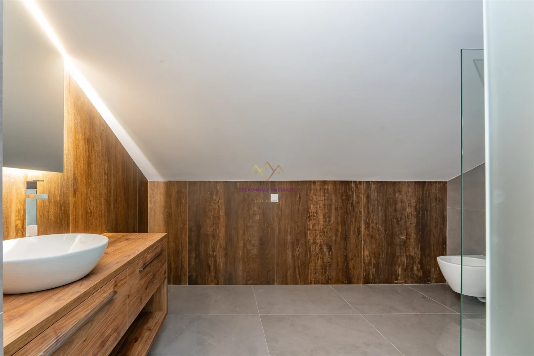 Apartamento T4 para Venda em Carcavelos e Parede Foto 47