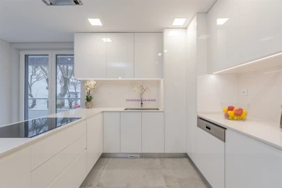 Apartamento T4 para Venda em Carcavelos e Parede