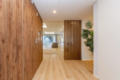 Apartamento T4 para Venda em Carcavelos e Parede