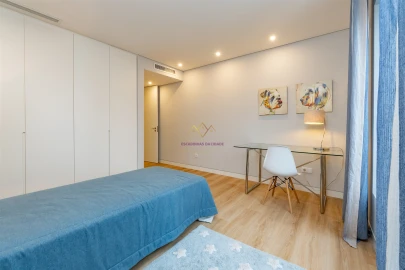Apartamento T4 para Venda em Carcavelos e Parede