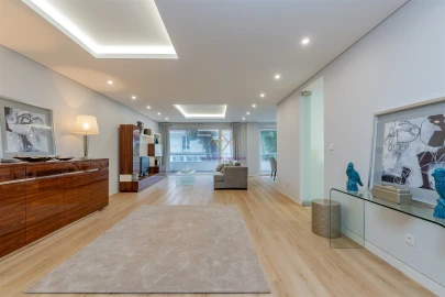Apartamento T4 para Venda em Carcavelos e Parede